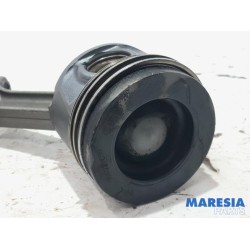 Renault - Megane - Connecting rod
