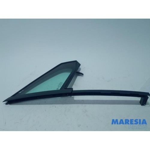 Peugeot - 208 - Quarter light, front right