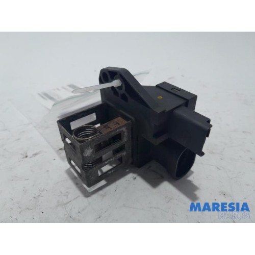 Peugeot - 208 - Cooling fan resistor