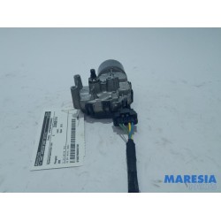 Peugeot - 208 - Front wiper motor
