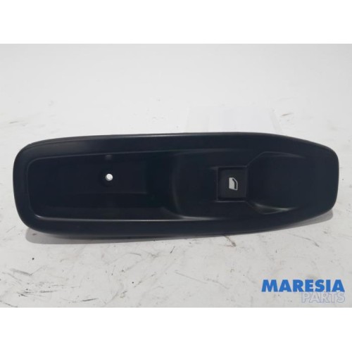 Peugeot - 208 - Electric window switch