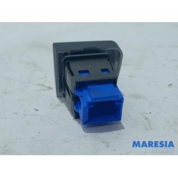 Peugeot - 208 - Panic lighting switch