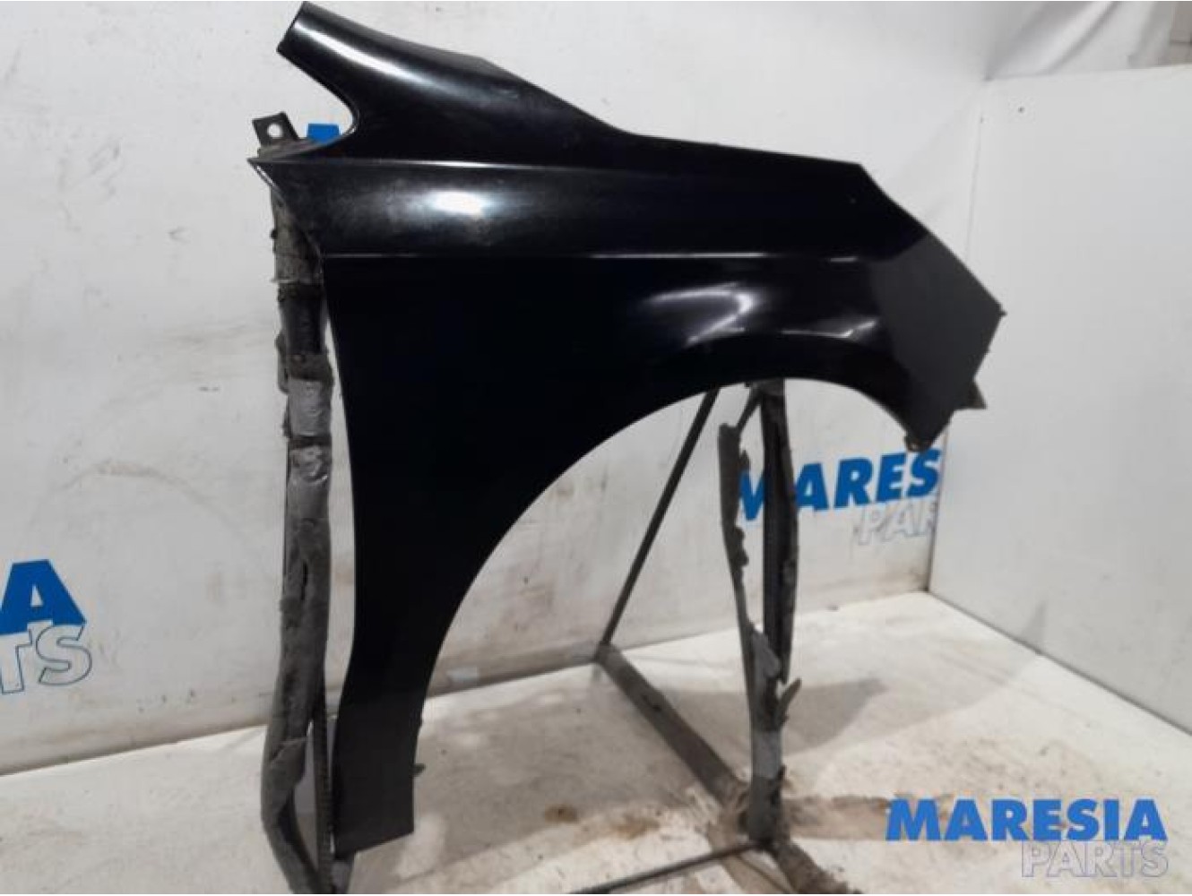 Citroen - C4 - Front wing, right