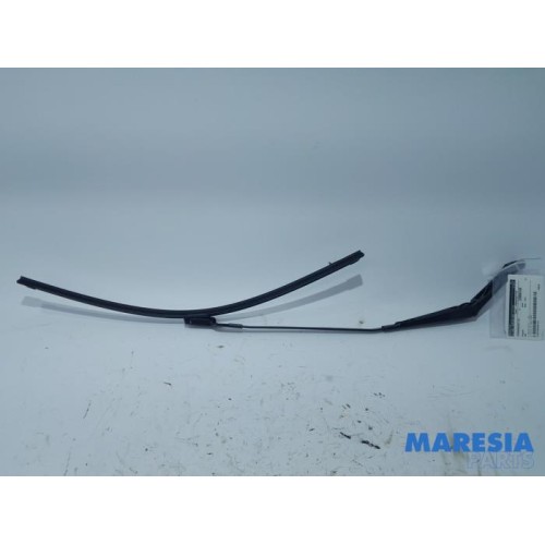 Peugeot - 508 - Front wiper arm