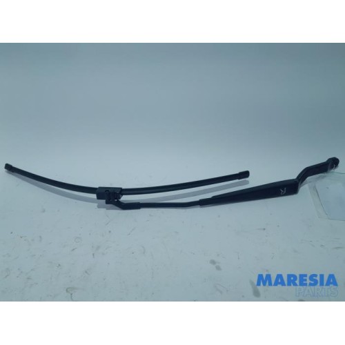 Renault - Espace - Front wiper arm
