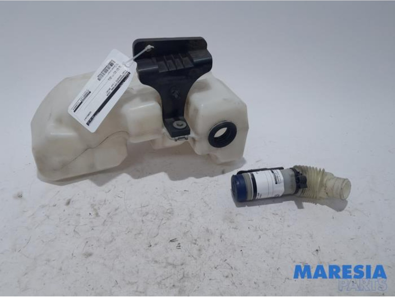 Fiat - Ducato - Front windscreen washer reservoir