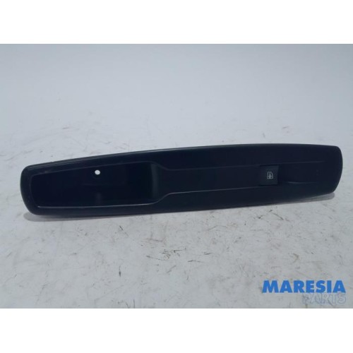 Renault - Scenic - Electric window switch
