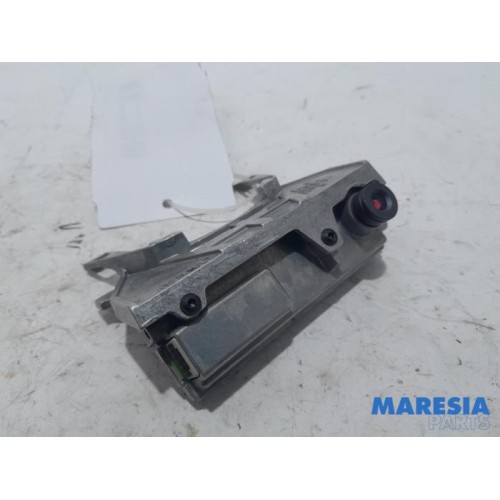 Renault - Scenic - Front camera