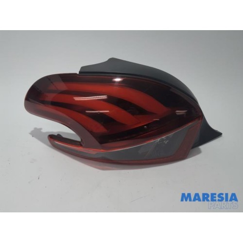 Peugeot - 208 - Taillight, left