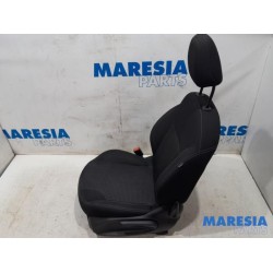 Peugeot - 208 - Sitz links