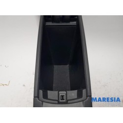 Renault - Scenic - Armrest