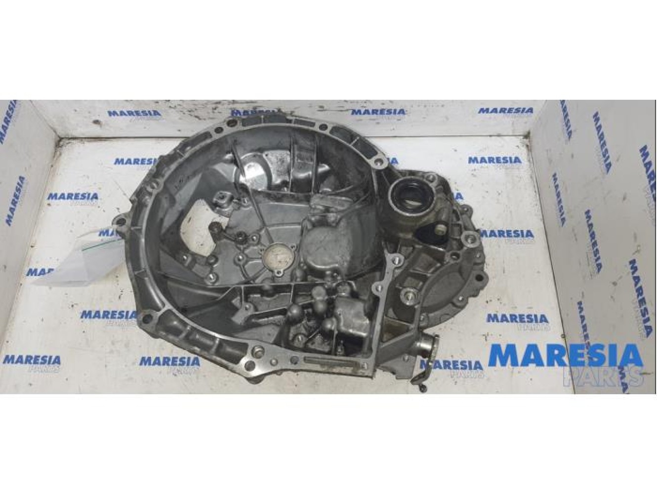 Peugeot - 207 - Gearbox casing