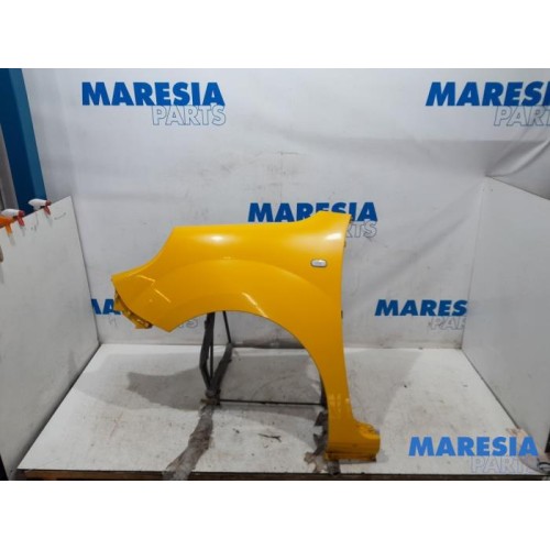 Renault - Kangoo - Front wing, left