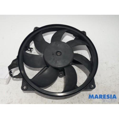 Renault - Megane - Fan motor