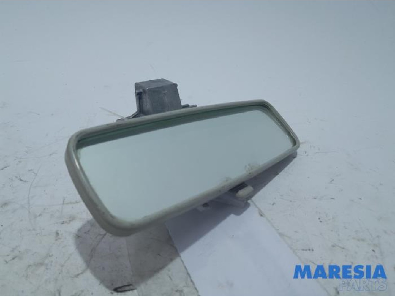 Renault - Megane - Rear view mirror