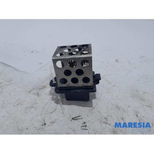 Renault - Megane - Cooling fan resistor