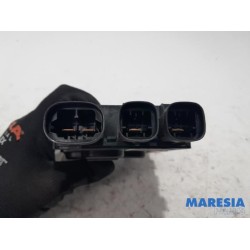 Renault - Megane - Voltage regulator