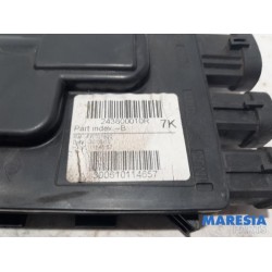 Renault - Megane - Voltage regulator