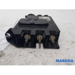 Renault - Megane - Voltage regulator