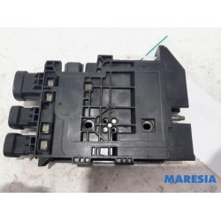 Renault - Megane - Voltage regulator