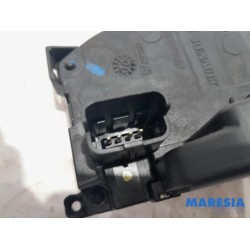 Renault - Megane - Front door lock mechanism 4-door, right