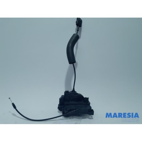 Renault - Megane - Front door lock mechanism 4-door, right