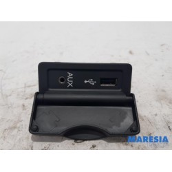 Renault - Megane - AUX/USB aansluiting