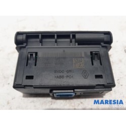 Renault - Megane - AUX/USB aansluiting