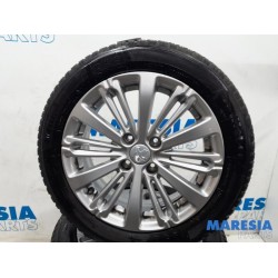 Peugeot - 208 - Sportvelgenset + banden