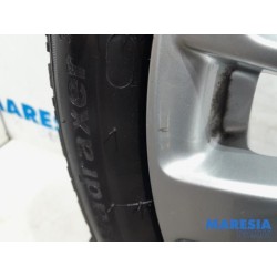Peugeot - 208 - Sportvelgenset + banden