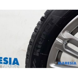Peugeot - 208 - Sportvelgenset + banden