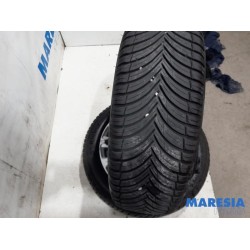 Peugeot - 208 - Sportvelgenset + banden