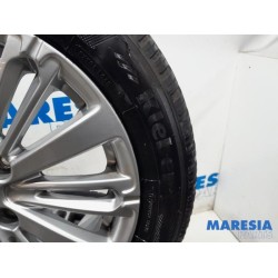 Peugeot - 208 - Sportvelgenset + banden