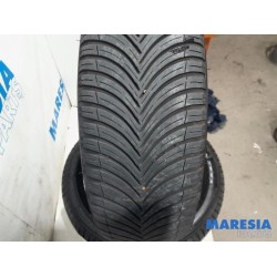Peugeot - 208 - Sportvelgenset + banden