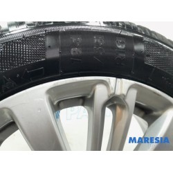 Peugeot - 208 - Sportvelgenset + banden