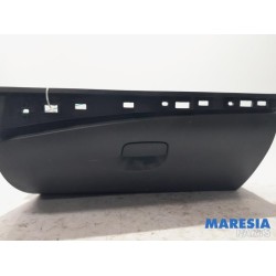 Renault - Megane - Glovebox