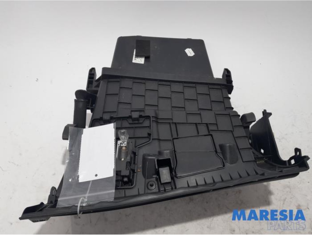Renault - Megane - Glovebox