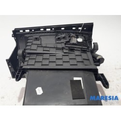 Renault - Megane - Glovebox