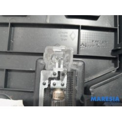 Renault - Megane - Glovebox
