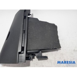 Renault - Megane - Glovebox