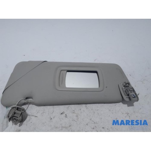 Renault - Megane - Sun visor