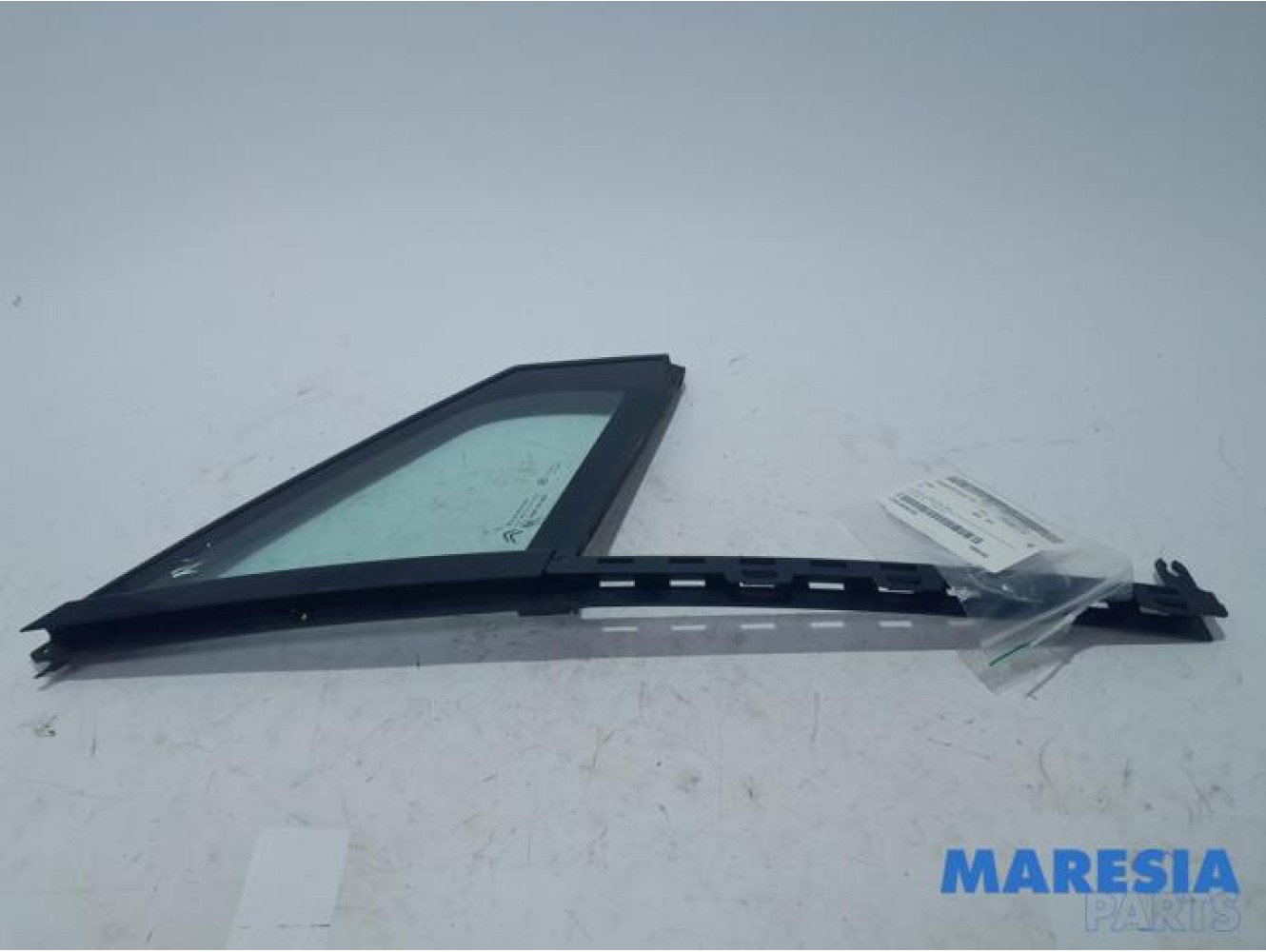 Citroen - C4 - Vitre triangulaire avant droite