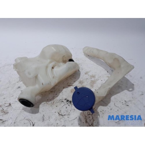 Peugeot - 208 - Front windscreen washer reservoir