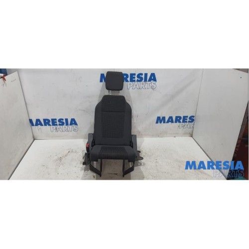 Peugeot - 5008 - Rear seat