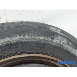 Renault - Twingo - Krikset + reservewiel