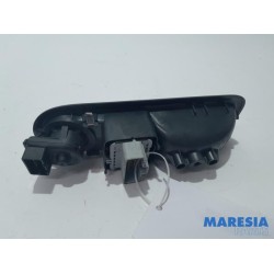 Renault - Twingo - Multi-functional window switch