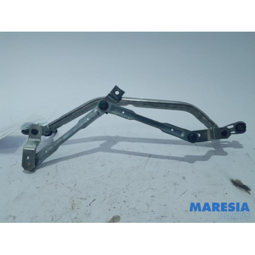Peugeot - 208 - Wiper mechanism