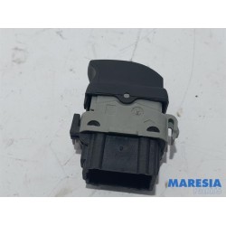 Renault - Twingo - Electric window switch