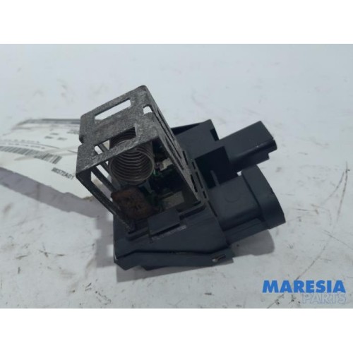 Peugeot - 208 - Cooling fan resistor