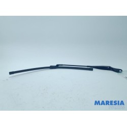 Peugeot - 208 - Front wiper arm
